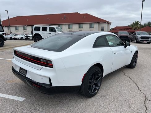 New 2024 Dodge Charger R/T w/ Plus Group image 3