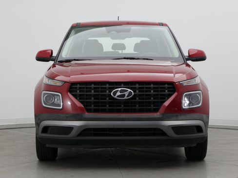 Used 2023 Hyundai Venue SE FWD image 2