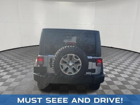 Used 2017 Jeep Wrangler Unlimited Rubicon w/ Connectivity Group AWD/4WD image 6