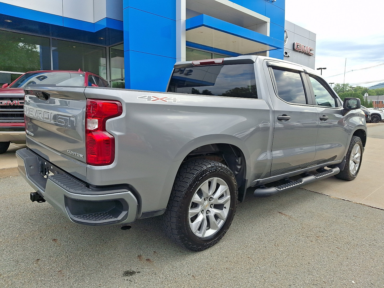 Used 2023 Chevrolet Silverado 1500 Custom AWD/4WD image 6