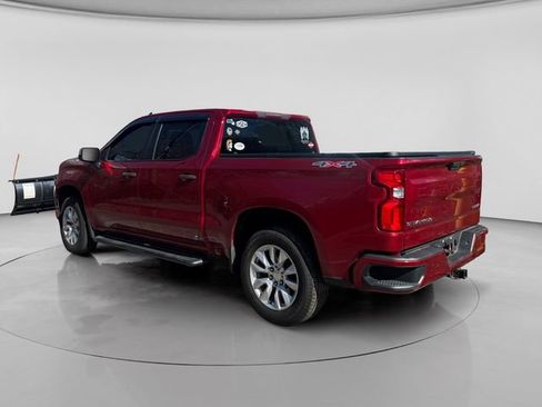 Used 2020 Chevrolet Silverado 1500 Custom w/ Custom Value Package image 3