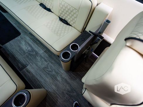 Used 2024 Mercedes-Benz Sprinter 3500 image 11