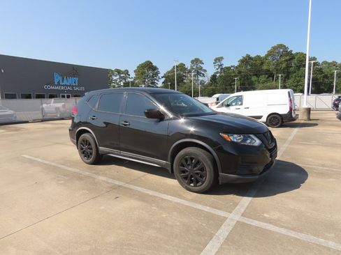 Used 2017 Nissan Rogue S AWD/4WD image 7
