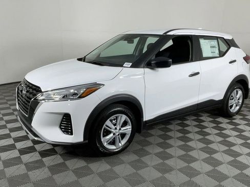 New 2025 Nissan Kicks Play S image 8