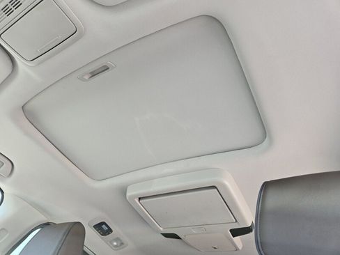 Used 2025 Honda Odyssey Elite image 12