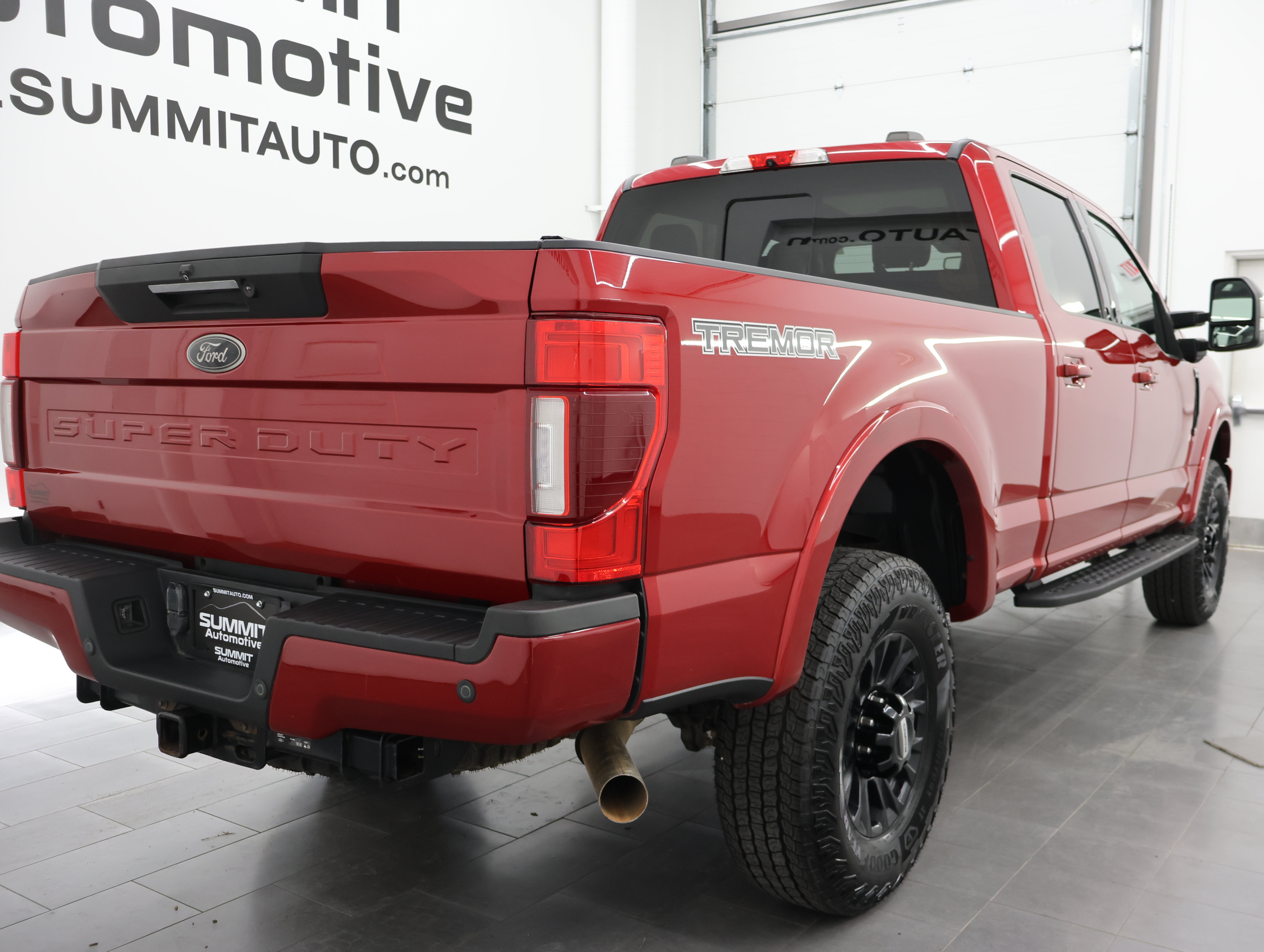Used 2022 Ford F250 Lariat w/ Tremor Off-Road Package AWD/4WD image 4