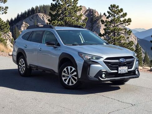 Certified 2025 Subaru Outback Premium AWD/4WD image 1