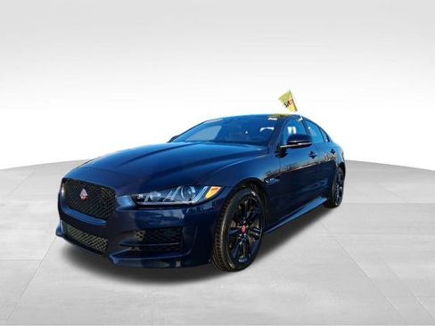 Used 2018 Jaguar XE R-Sport image 4