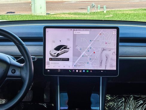Used 2020 Tesla Model 3 Standard Range RWD image 16