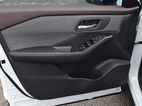 Used 2023 Nissan Rogue SV FWD image 22