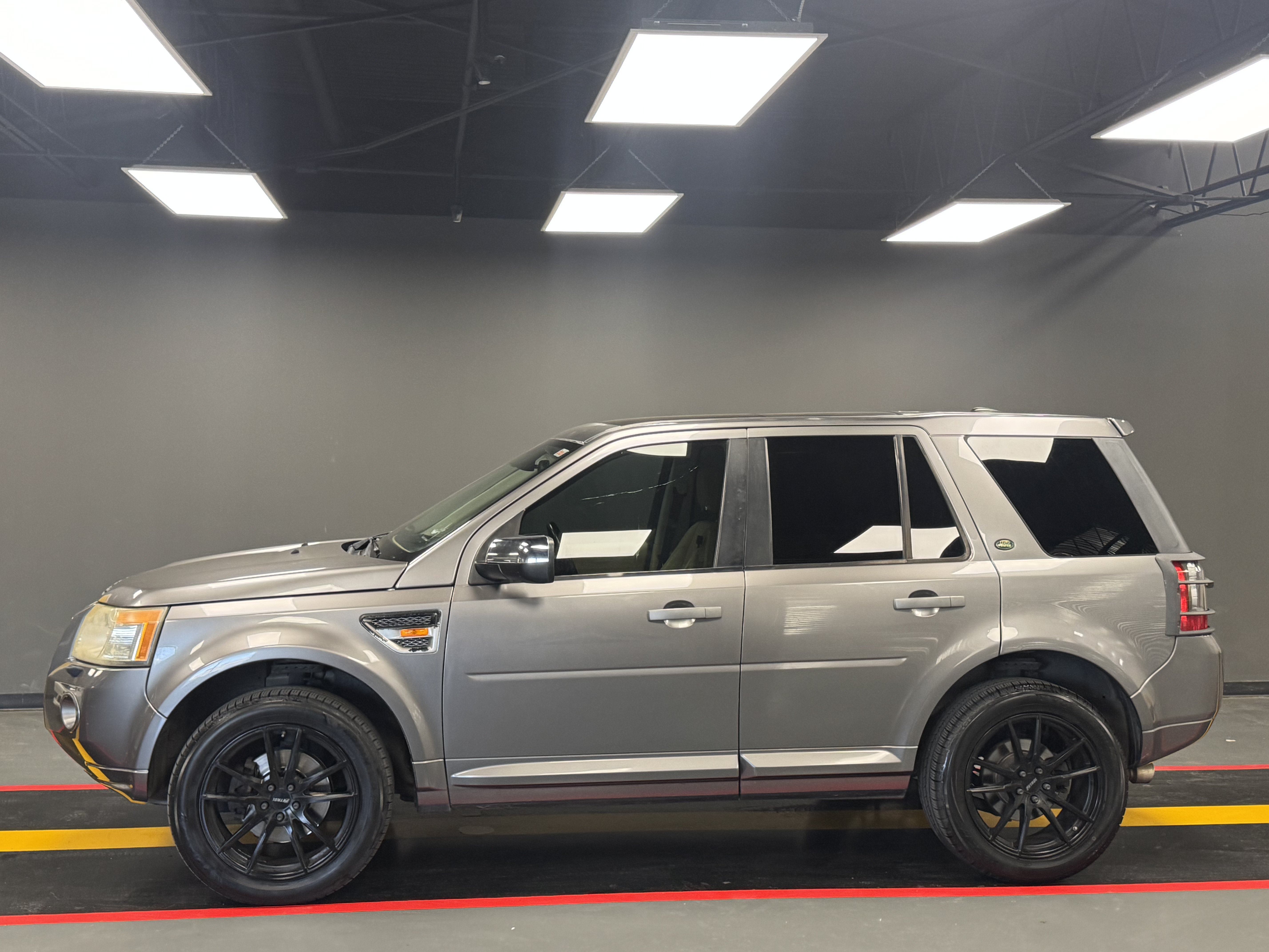 Used 2008 Land Rover LR2 HSE AWD/4WD image 4