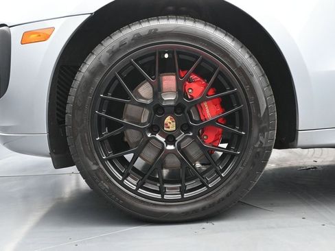 Certified 2020 Porsche Macan GTS w/ Premium Package Plus (PF4) AWD/4WD image 5