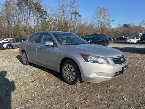Used 2010 Honda Accord LX image 7