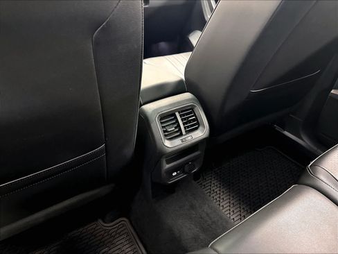 Used 2023 Volkswagen Tiguan SE R-Line FWD image 13