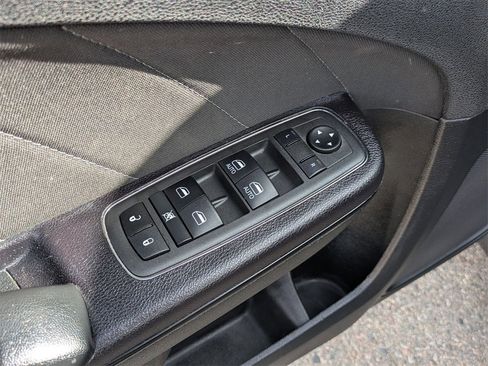 Used 2022 Dodge Charger R/T w/ Blacktop Package image 11