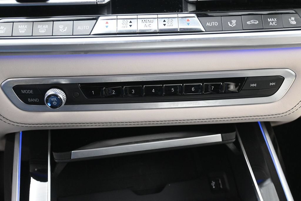 Used 2020 BMW X7 xDrive40i w/ Executive Package AWD/4WD image 26