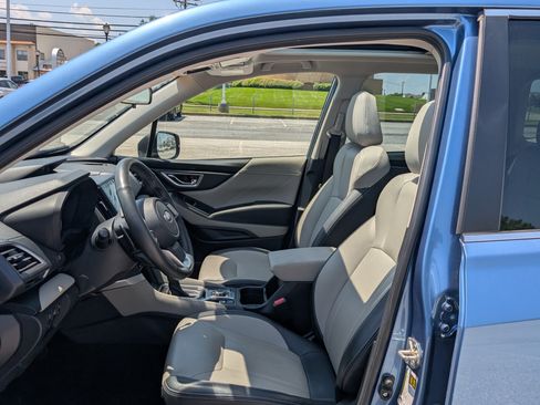 Used 2022 Subaru Forester Limited AWD/4WD image 16