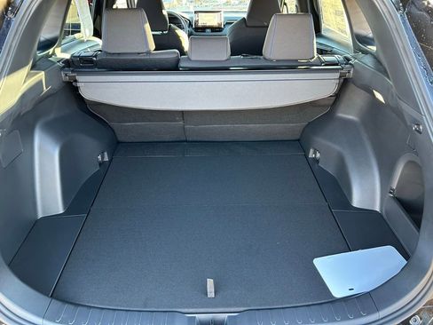 Used 2025 Toyota RAV4 SE image 18