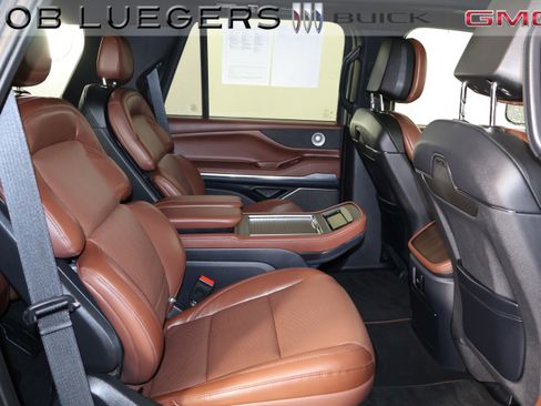 Used 2026 Lincoln Navigator Reserve AWD/4WD image 16