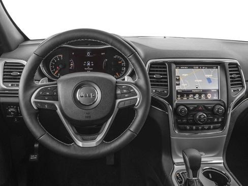 Used 2017 Jeep Grand Cherokee Limited w/ Luxury Group II RWD image 4