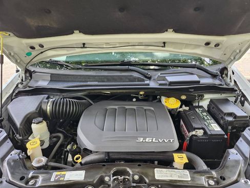 Used 2017 Dodge Grand Caravan SXT FWD image 23