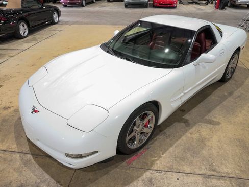 Used 1998 Chevrolet Corvette Coupe w/ Memory Pkg RWD image 15