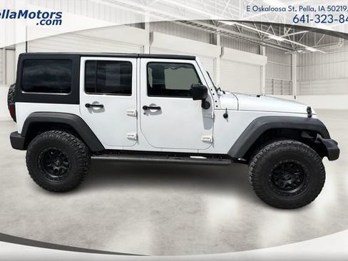 Used 2018 Jeep Wrangler Unlimited Sport S AWD/4WD image 2