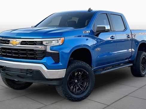 Used 2022 Chevrolet Silverado 1500 LT w/ Texas Edition Plus AWD/4WD image 3