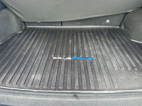 Used 2017 Toyota Prius Prime Premium image 16