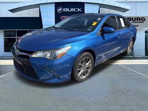 Used 2017 Toyota Camry SE FWD image 3