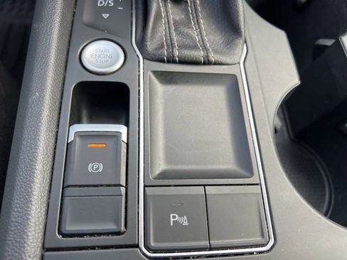 Used 2021 Volkswagen Atlas SE FWD image 22