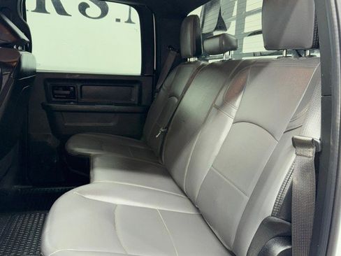 Used 2024 RAM 2500 Tradesman w/ Chrome Appearance Group image 34