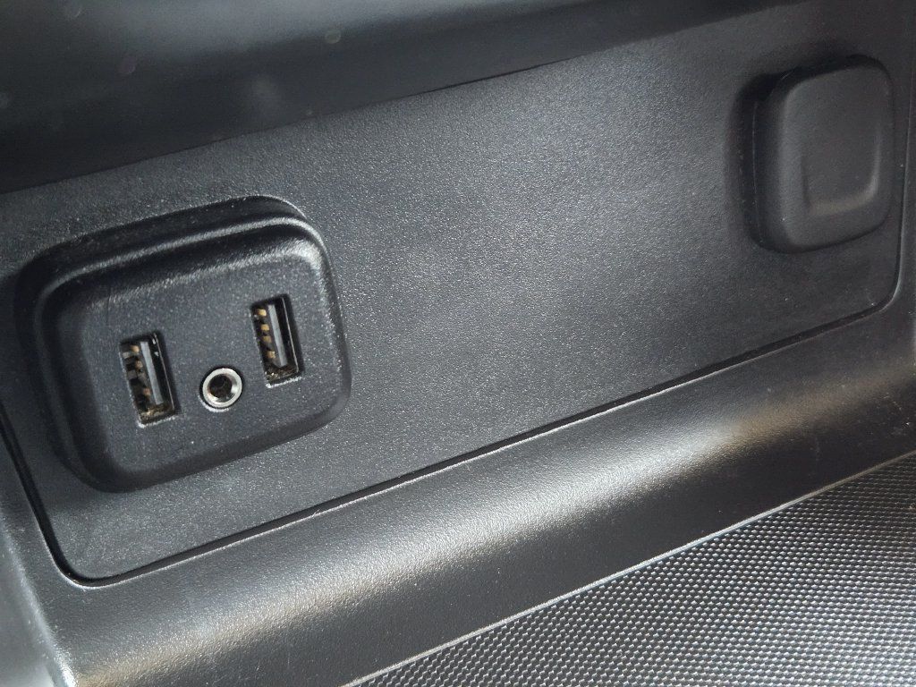Used 2022 Chevrolet Colorado LT w/ Fleet Safety Package RWD image 20