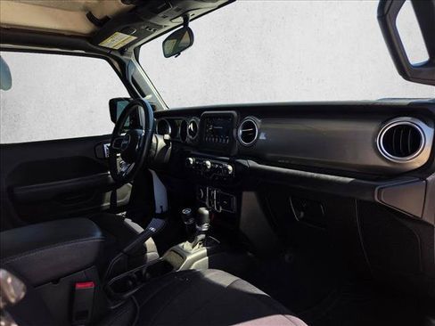 Used 2018 Jeep Wrangler Unlimited Sahara w/ LED Lighting Group AWD/4WD image 17