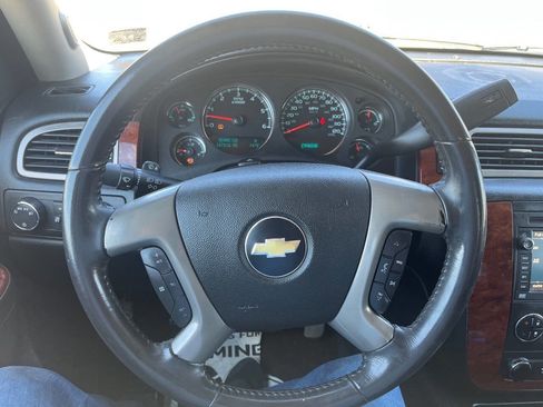 Used 2011 Chevrolet Avalanche LT image 20