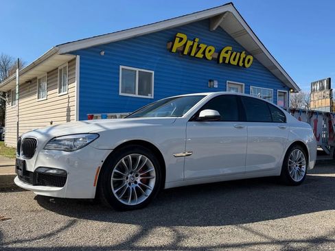Used 2013 BMW 750i xDrive AWD/4WD image 2