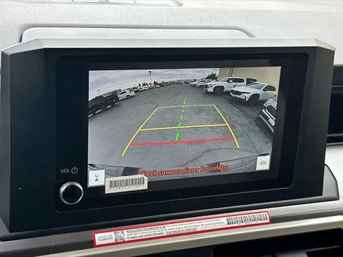 Certified 2025 Toyota Tacoma SR5 AWD/4WD image 20