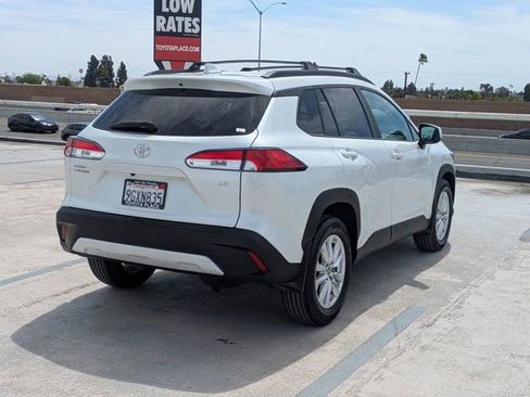 Used 2023 Toyota Corolla Cross LE image 8