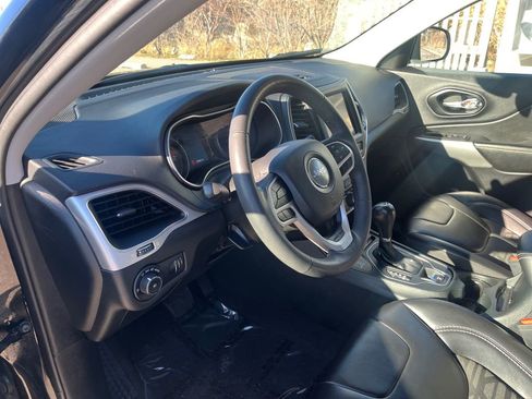 Used 2022 Jeep Cherokee Latitude w/ Sun & Sound Group AWD/4WD image 21