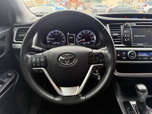 Used 2019 Toyota Highlander Plus image 9