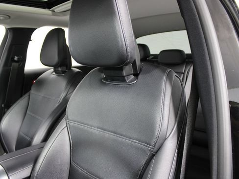 Used 2022 Mercedes-Benz C 300 Sedan image 15
