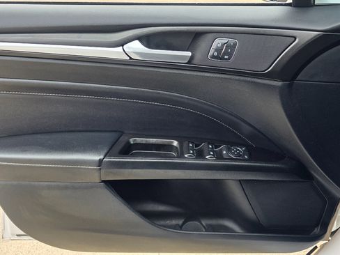 Used 2017 Ford Fusion Titanium image 11