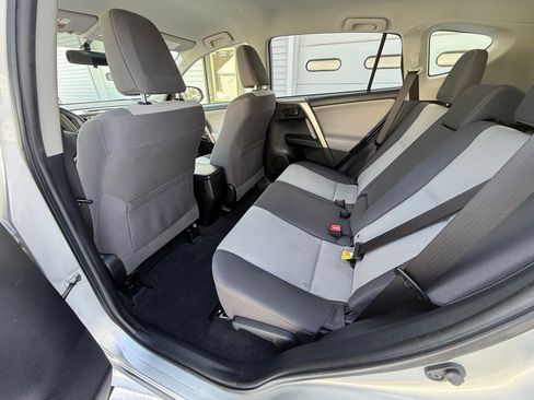 Used 2015 Toyota RAV4 LE image 14