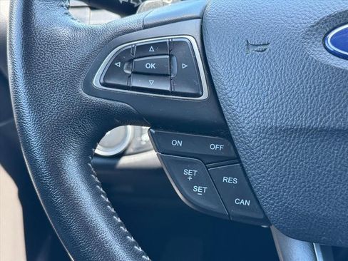 Used 2017 Ford Escape SE w/ SE Sport Appearance Package AWD/4WD image 17