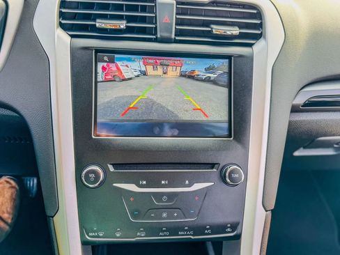 Used 2014 Ford Fusion SE FWD image 26