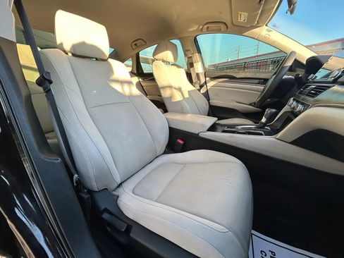 Used 2018 Honda Accord LX image 12