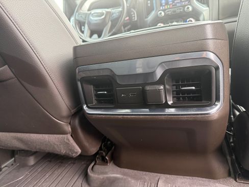 Used 2021 GMC Sierra 1500 Denali w/ Denali Premium Package image 10
