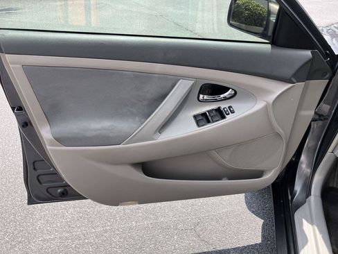 Used 2009 Toyota Camry LE FWD image 11