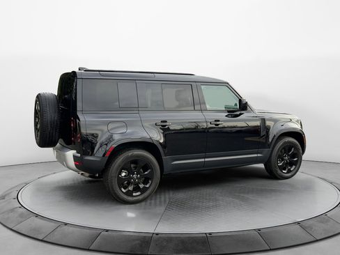 Used 2025 Land Rover Defender 110 S image 7