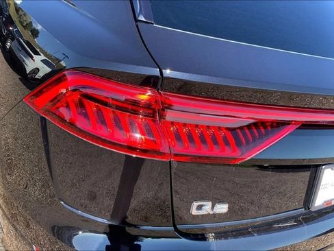 Used 2019 Audi Q8 Prestige w/ Luxury Package AWD/4WD image 29